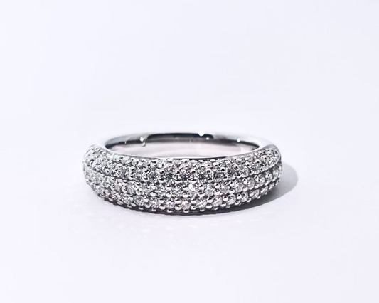 THE PETITE LUXE PAVÉ