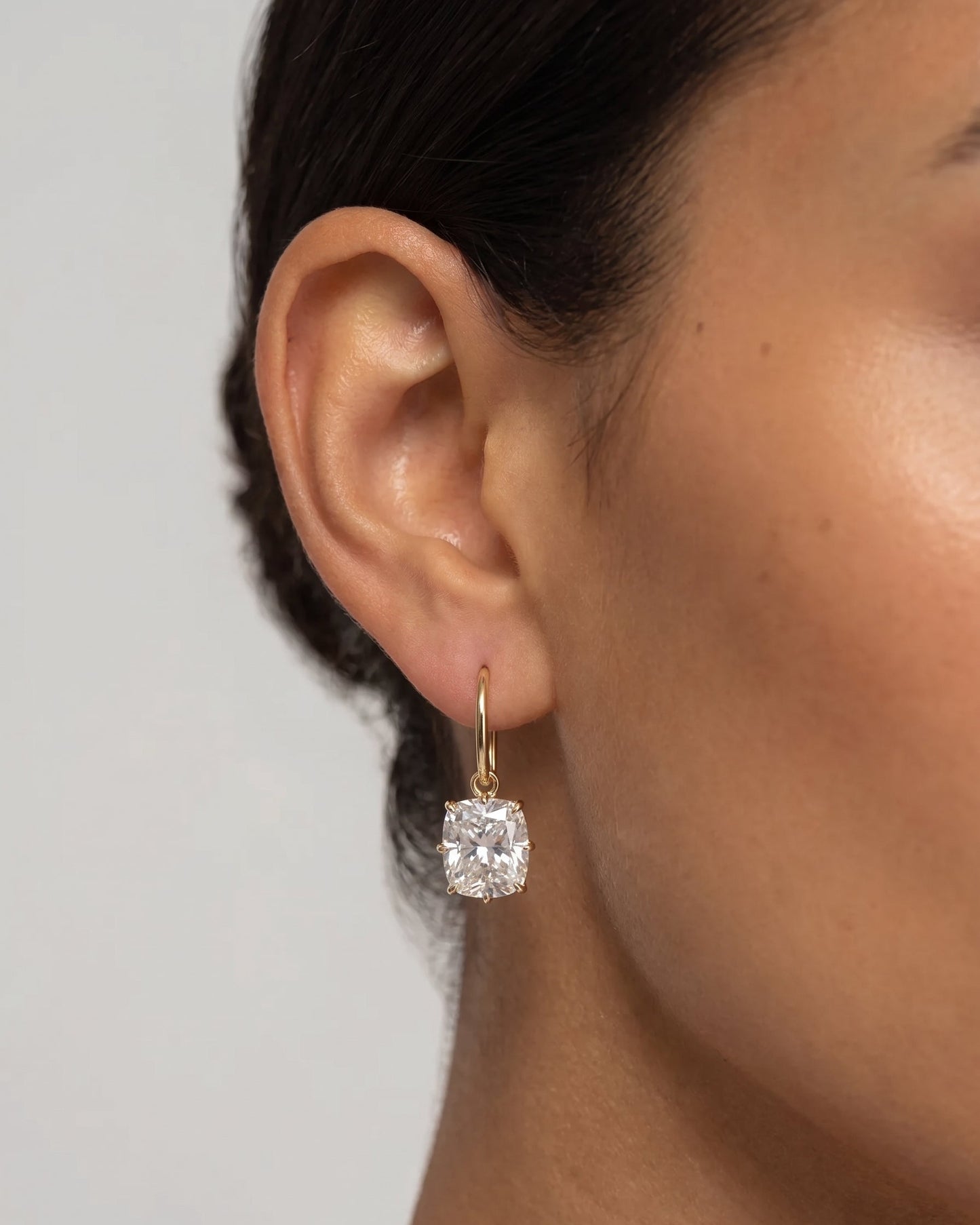 THE MUSE IN DIAMOND