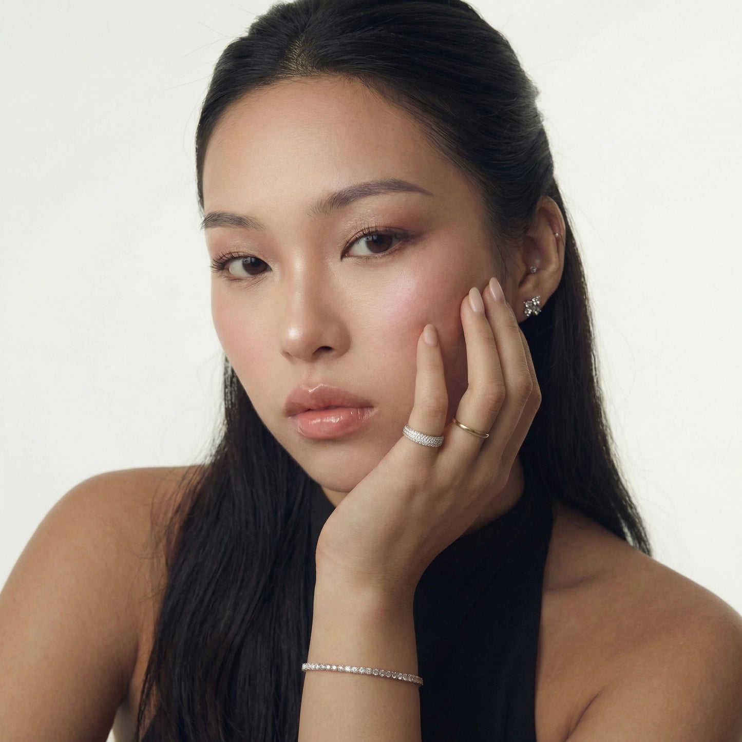 THE PETITE LUXE PAVÉ